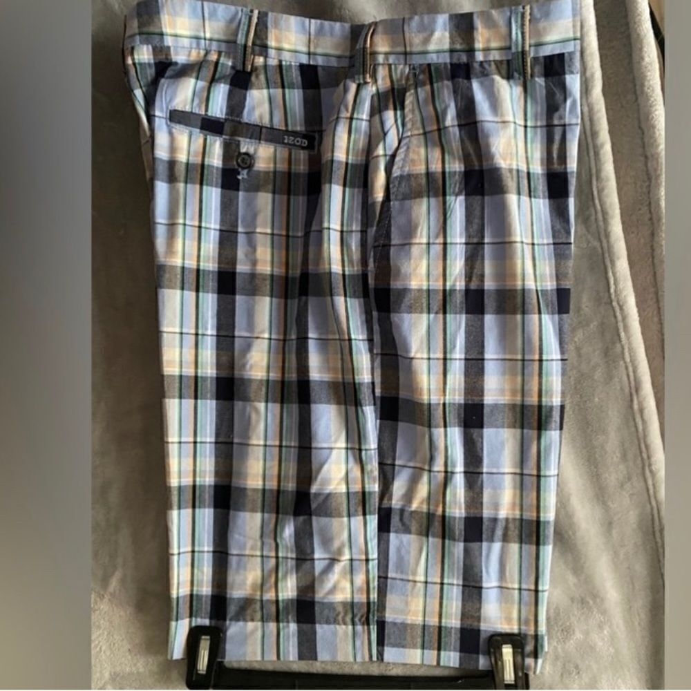 Izod Designer Men’s Plaid Shorts